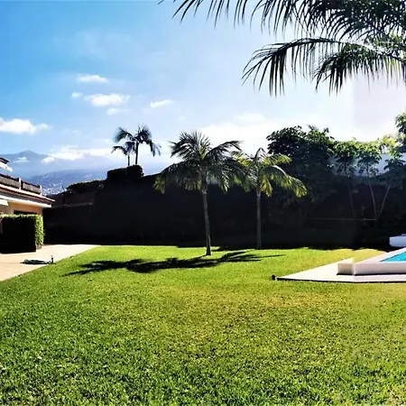 Elegant And Peaceful Aparments With Pool And Garden *