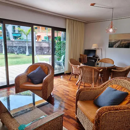 Elegant And Peaceful Aparments With Pool And Garden Apartment *